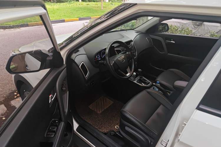 Used Hyundai ix25 2015 1.6L Automatic Two-Wheel Drive Smart GLS Trim Driver Seat