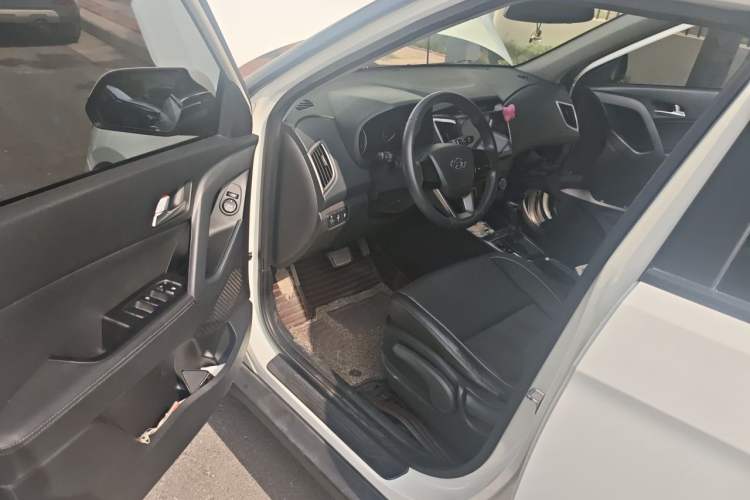 Used Hyundai ix25 2015 1.6L Automatic Two-Wheel Drive Smart GLS Trim Driver Seat