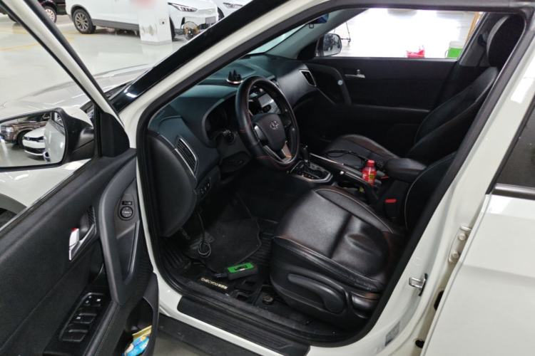 Used Hyundai ix25 2015 1.6L Automatic Two-Wheel Drive Smart GLS Trim Driver Seat
