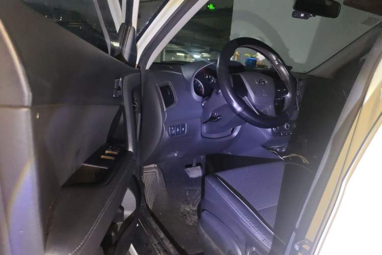 Used Hyundai ix25 2015 1.6L Automatic Two-Wheel Drive Smart GLS Trim Driver Seat