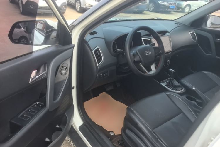 Used Hyundai ix25 2015 1.6L Automatic Two-Wheel Drive Smart GLS Trim Driver Seat