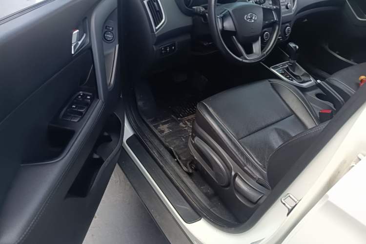 Used Hyundai ix25 2015 1.6L Automatic Two-Wheel Drive Smart GLS Trim Driver Seat