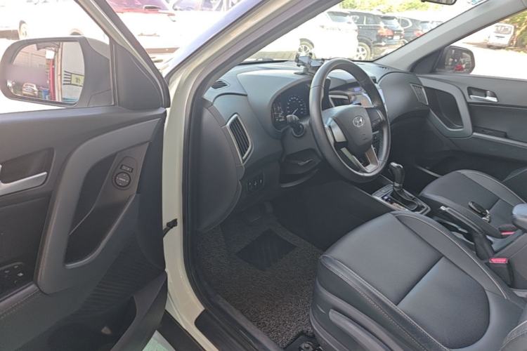 Used Hyundai ix25 2015 1.6L Automatic Two-Wheel Drive Smart GLS Trim Driver Seat