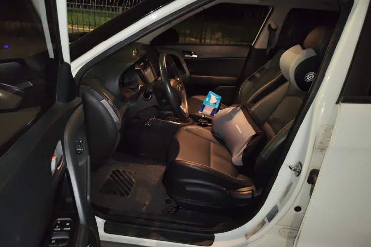 Used Hyundai ix25 2015 1.6L Automatic Two-Wheel Drive Smart GLS Trim Driver Seat