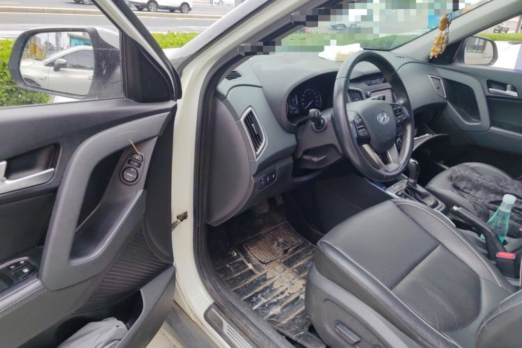 Used Hyundai ix25 2015 1.6L Automatic Two-Wheel-Drive Deluxe DLX Model Driver Seat