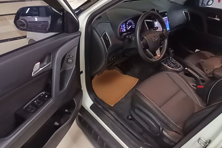 Used Hyundai ix25 2015 1.6L Automatic Two-Wheel Drive Smart GLS Trim Driver Seat