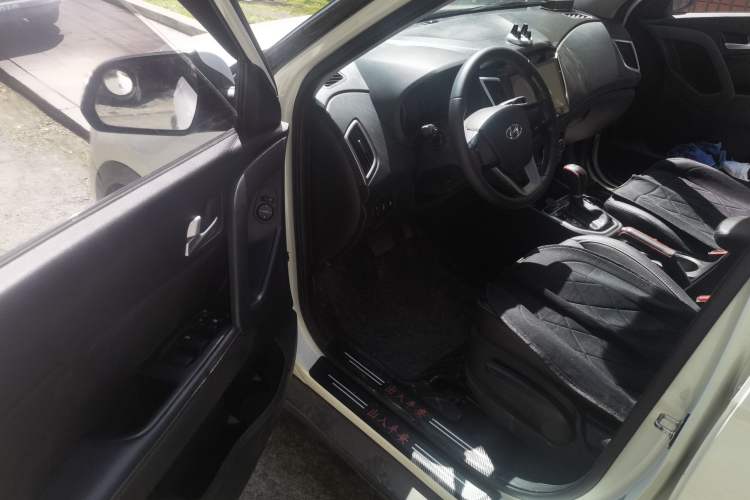 Used Hyundai ix25 2015 1.6L Automatic Two-Wheel Drive Smart GLS Trim Driver Seat