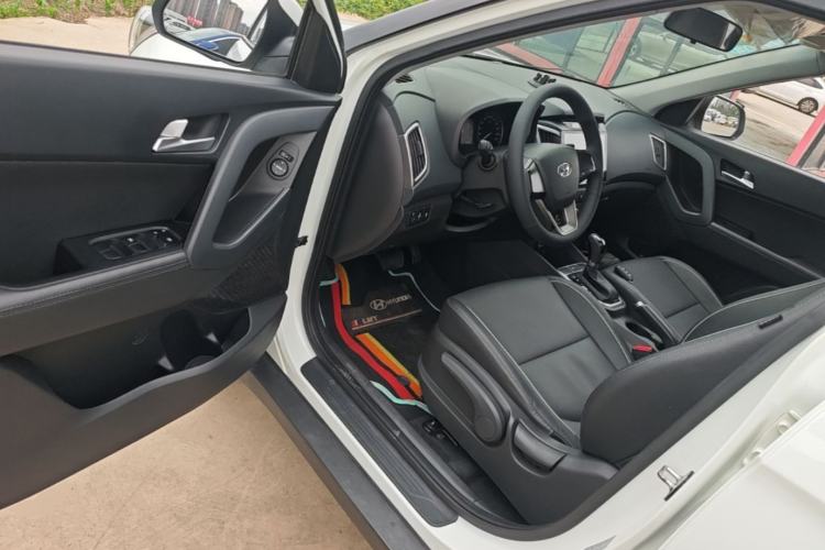 Used Hyundai ix25 2015 1.6L Automatic Two-Wheel Drive Smart GLS Trim Driver Seat
