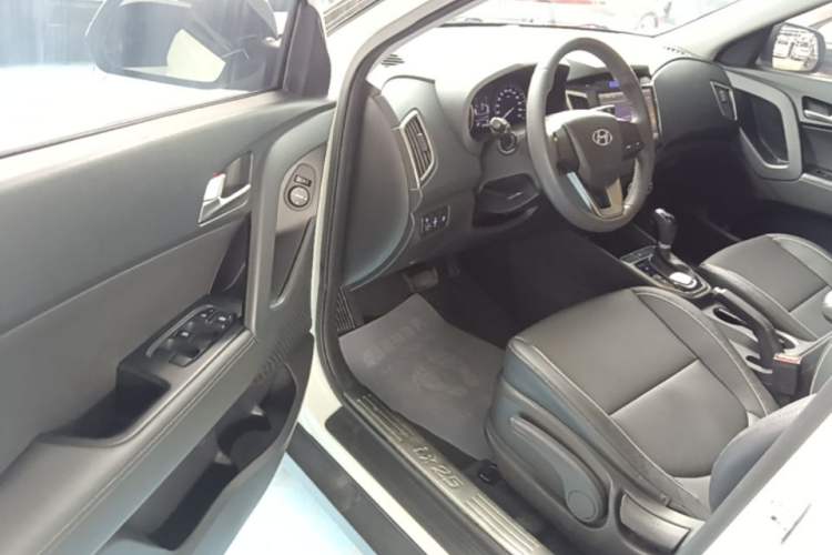 Used Hyundai ix25 2015 1.6L Automatic Two-Wheel Drive Smart GLS Trim Driver Seat