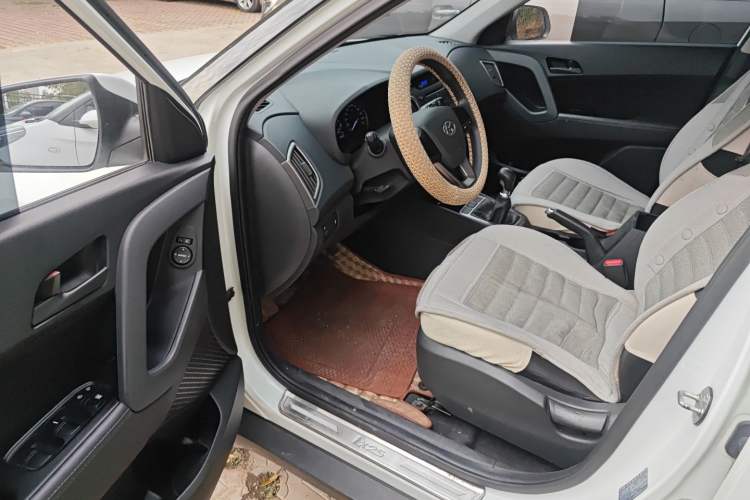 Used Hyundai ix25 2015 1.6L Manual Two-Wheel Drive Fashionable GS Model Driver Seat