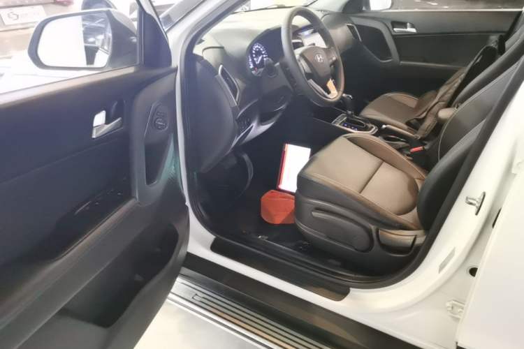 Used Hyundai ix25 2015 1.6L Automatic Two-Wheel Drive Smart GLS Trim Driver Seat