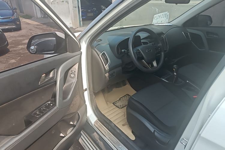 Used Hyundai ix25 2015 1.6L Manual Two-Wheel Drive Fashionable GS Model Driver Seat