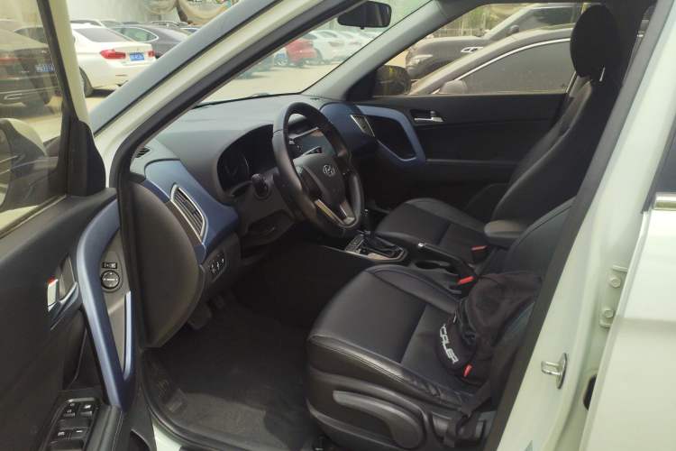 Used Hyundai ix25 2015 1.6L Automatic Two-Wheel Drive Smart GLS Trim Driver Seat