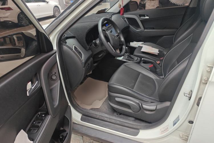 Used Hyundai ix25 2015 1.6L Automatic Two-Wheel Drive Smart GLS Trim Driver Seat