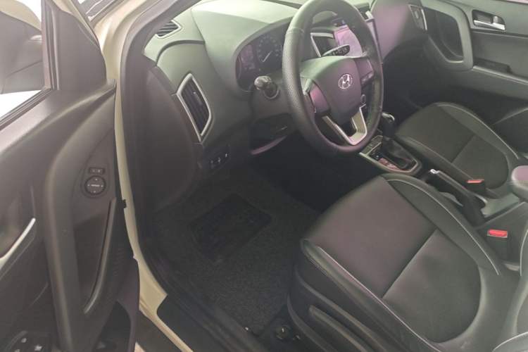 Used Hyundai ix25 2015 1.6L Automatic Two-Wheel Drive Smart GLS Trim Driver Seat