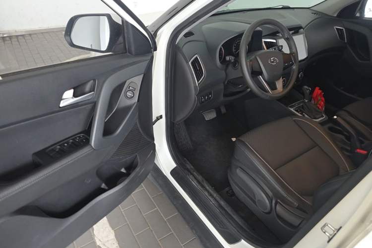 Used Hyundai ix25 2015 1.6L Automatic Two-Wheel Drive Smart GLS Trim Driver Seat