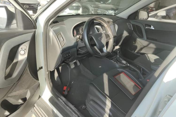 Used Hyundai ix25 2015 1.6L Automatic Two-Wheel Drive Smart GLS Trim Driver Seat