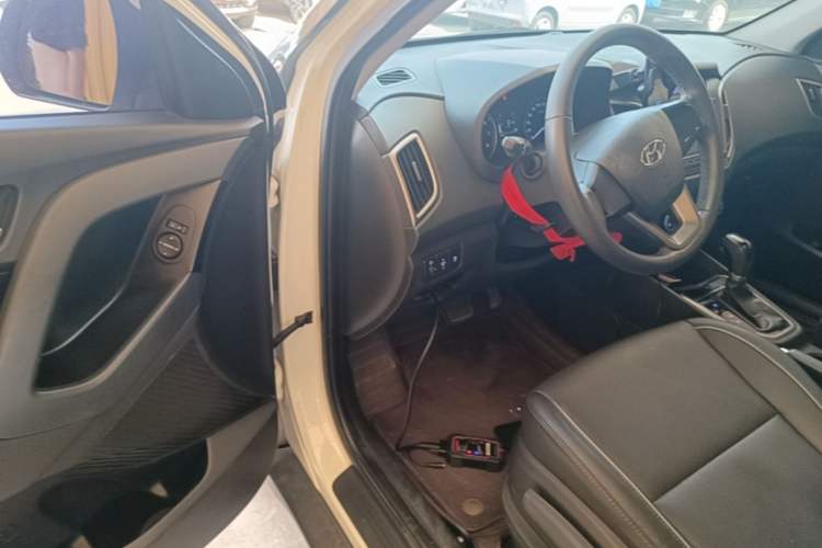 Used Hyundai ix25 2015 1.6L Automatic Two-Wheel Drive Smart GLS Trim Driver Seat
