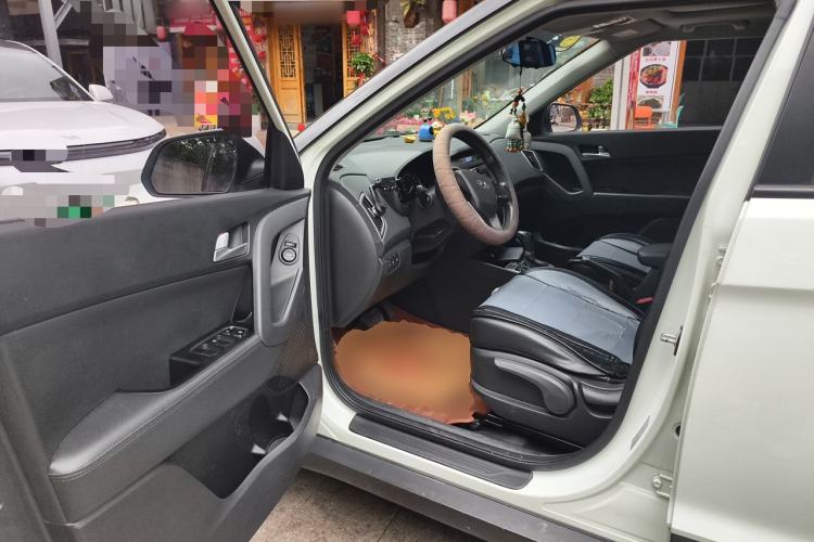 Used Hyundai ix25 2015 1.6L Automatic Two-Wheel Drive Smart GLS Trim Driver Seat