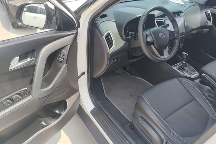 Used Hyundai ix25 2015 1.6L Automatic Two-Wheel Drive Smart GLS Trim Driver Seat
