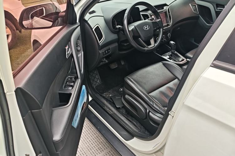 Used Hyundai ix25 2015 1.6L Automatic Two-Wheel Drive Smart GLS Trim Driver Seat
