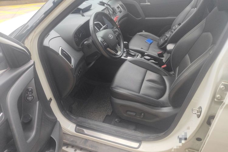 Used Hyundai ix25 2015 1.6L Automatic Two-Wheel-Drive Deluxe DLX Model Driver Seat