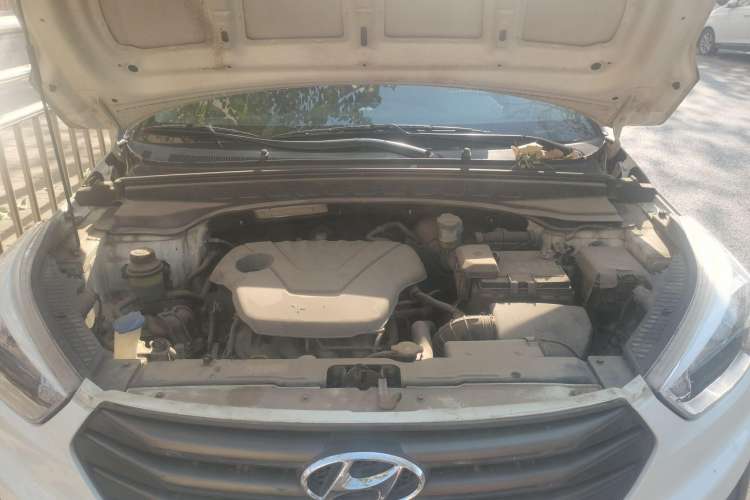 Used Hyundai ix25 2015 1.6L Manual Two-Wheel Drive Fashionable GS Model Engine Bay