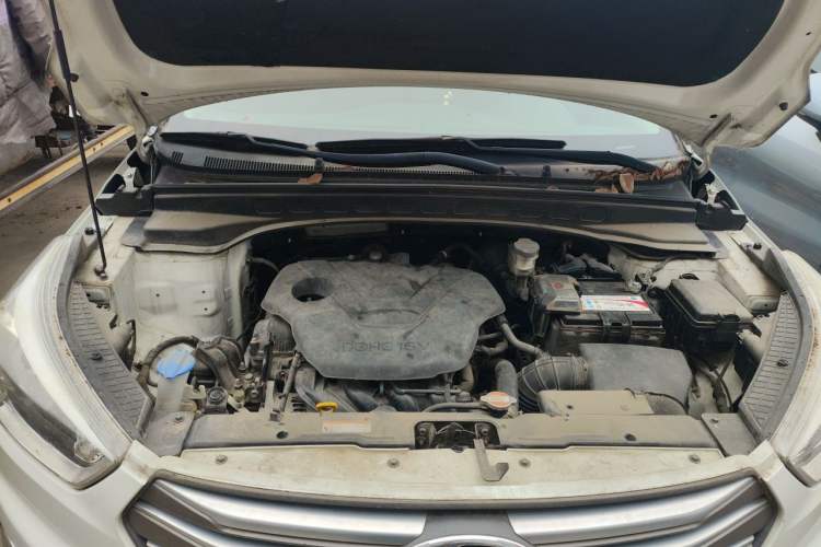 Used Hyundai ix25 2015 1.6L Automatic Two-Wheel Drive Smart GLS Trim Engine Bay