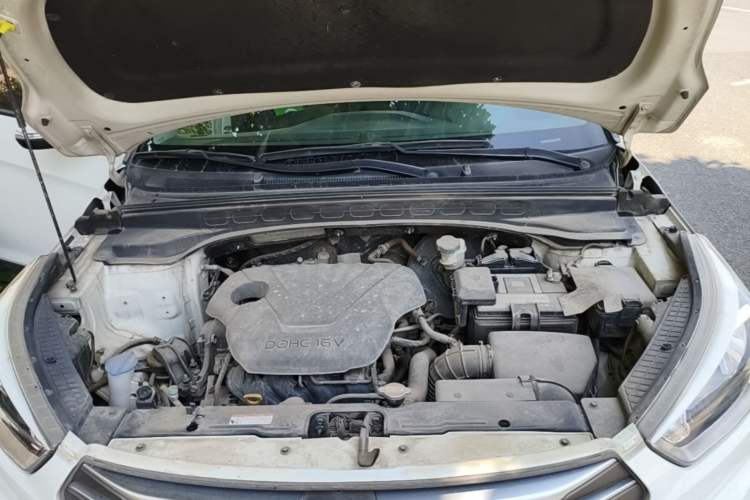 Used Hyundai ix25 2015 1.6L Automatic Two-Wheel Drive Smart GLS Trim Engine Bay