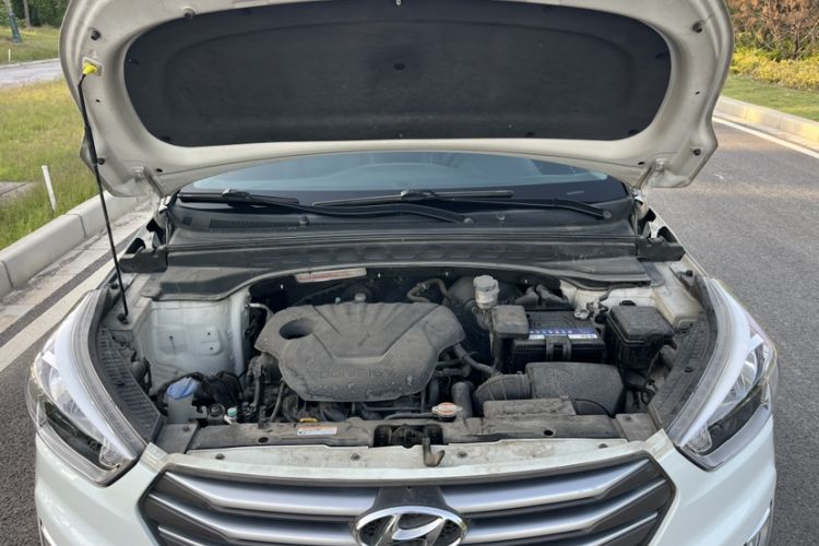 Used Hyundai ix25 2015 1.6L Automatic Two-Wheel Drive Smart GLS Trim Engine Bay