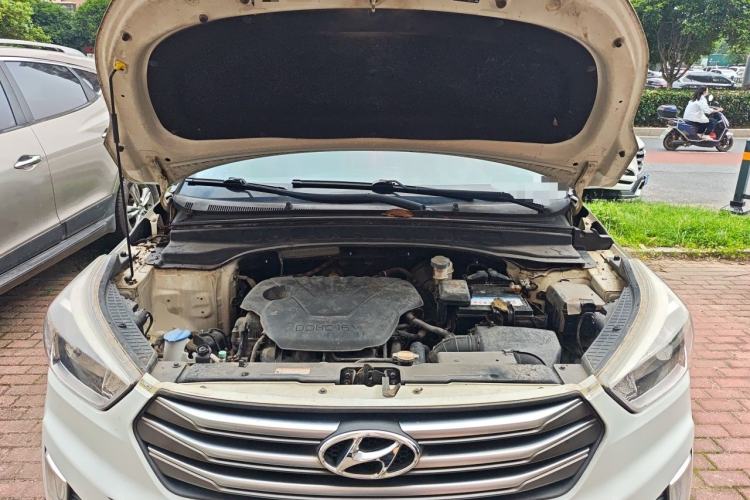 Used Hyundai ix25 2015 1.6L Automatic Two-Wheel Drive Smart GLS Trim Engine Bay