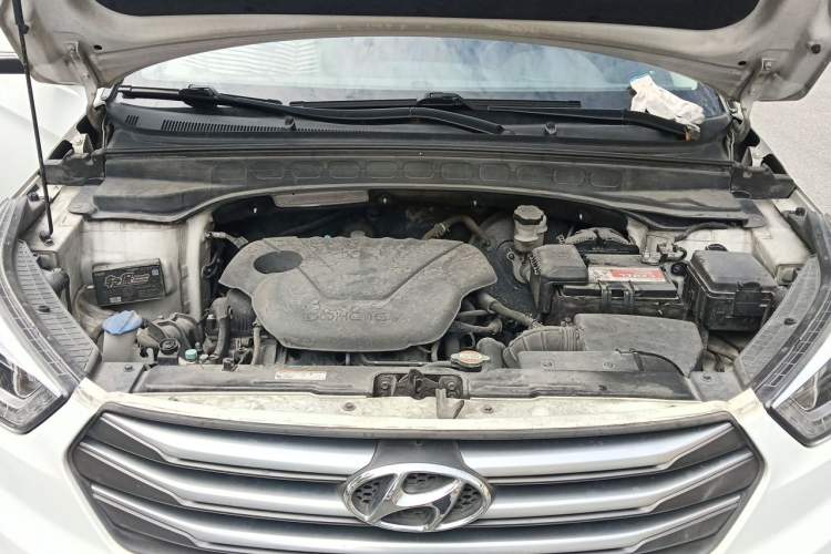 Used Hyundai ix25 2015 1.6L Automatic Two-Wheel-Drive Deluxe DLX Model Engine Bay