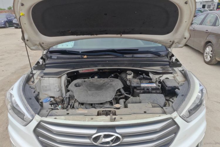 Used Hyundai ix25 2015 1.6L Automatic Two-Wheel Drive Smart GLS Trim Engine Bay