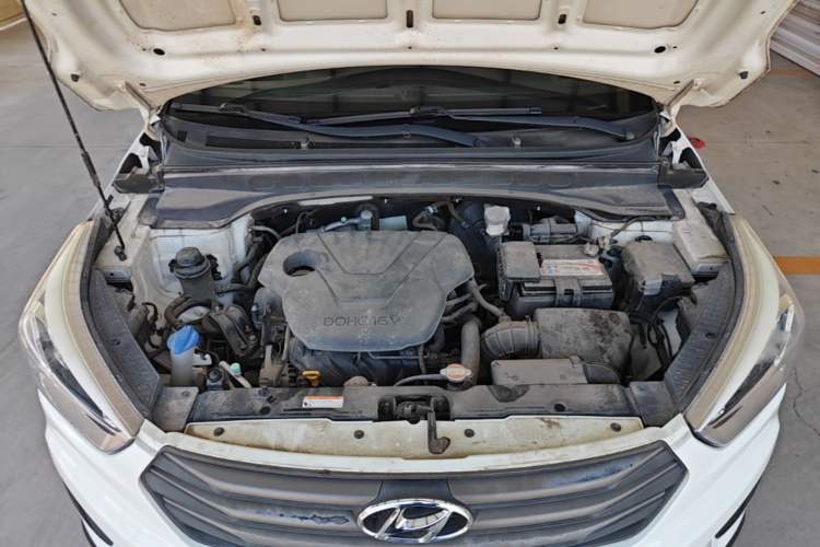 Used Hyundai ix25 2015 1.6L Manual Two-Wheel Drive Fashionable GS Model Engine Bay