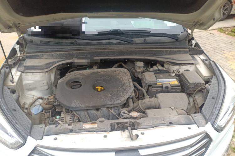 Used Hyundai ix25 2015 2.0L Automatic 4x4 Deluxe DLX Engine Bay