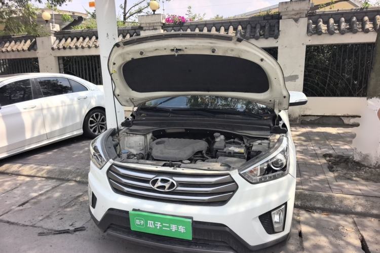 Used Hyundai ix25 2015 1.6L Automatic Two-Wheel-Drive Deluxe DLX Model Engine Bay