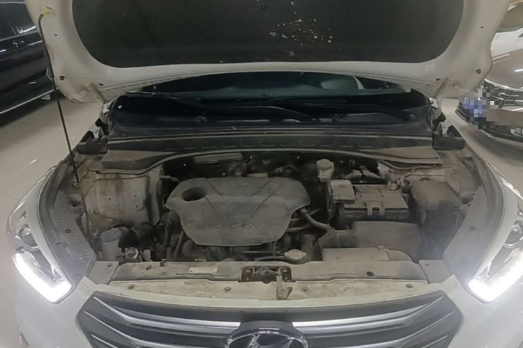 Used Hyundai ix25 2015 1.6L Automatic Two-Wheel-Drive Deluxe DLX Model Engine Bay