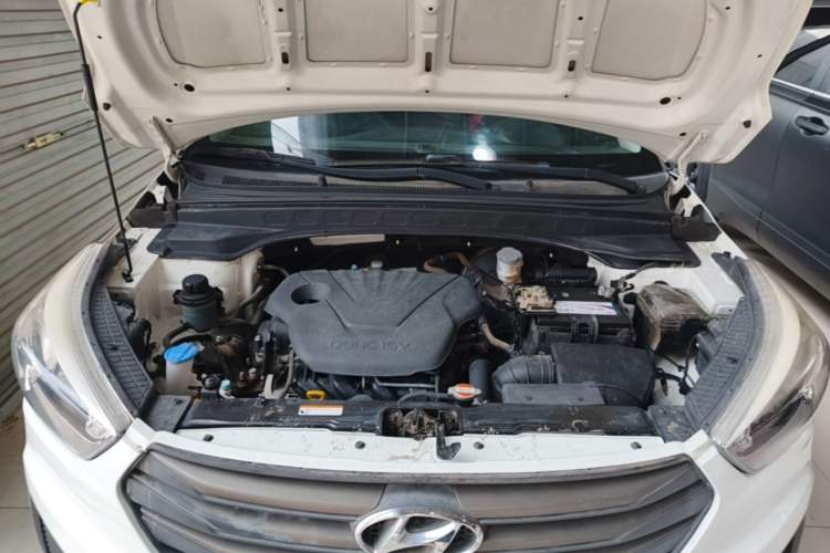 Used Hyundai ix25 2015 1.6L Manual Two-Wheel Drive Fashionable GS Model Engine Bay