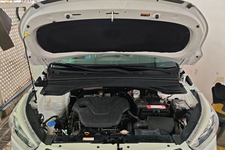 Used Hyundai ix25 2015 1.6L Automatic Two-Wheel Drive Smart GLS Trim Engine Bay