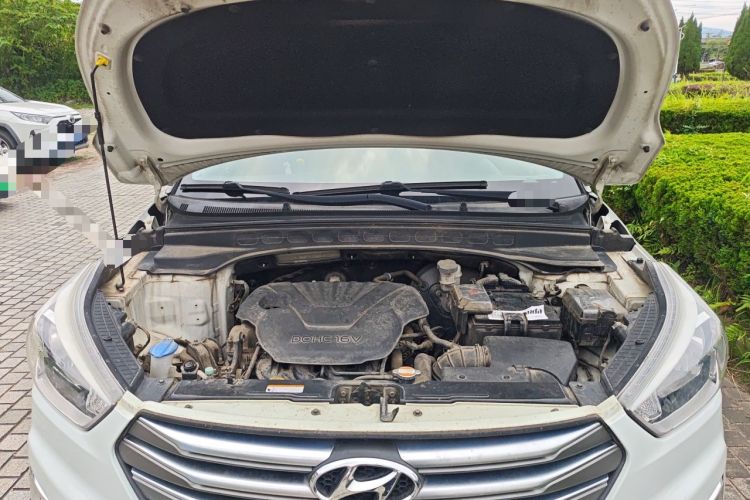 Used Hyundai ix25 2015 1.6L Automatic Two-Wheel Drive Smart GLS Trim Engine Bay