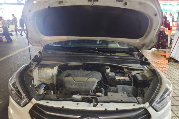 Used Hyundai ix25 2015 1.6L Automatic Two-Wheel-Drive Deluxe DLX Model Engine Bay