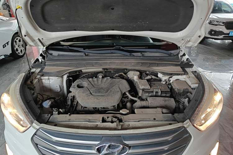 Used Hyundai ix25 2015 1.6L Automatic Two-Wheel Drive Smart GLS Trim Engine Bay
