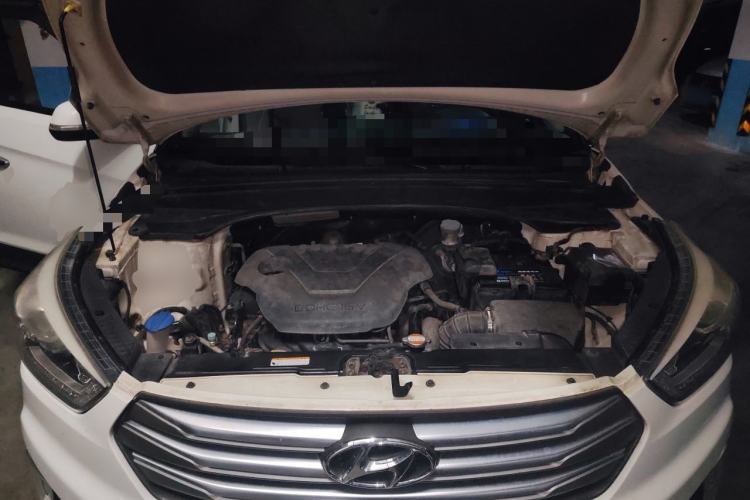 Used Hyundai ix25 2015 1.6L Automatic Two-Wheel-Drive Deluxe DLX Model Engine Bay