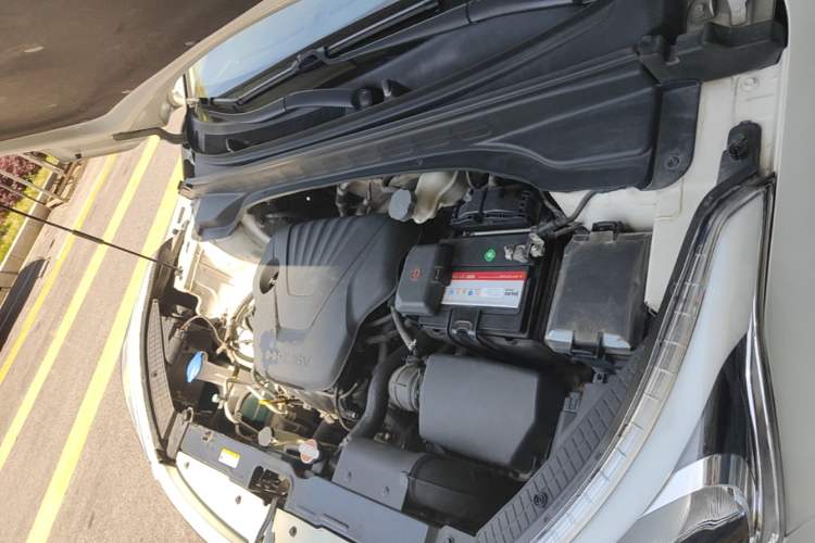 Used Hyundai ix25 2015 1.6L Automatic Two-Wheel Drive Smart GLS Trim Engine Bay