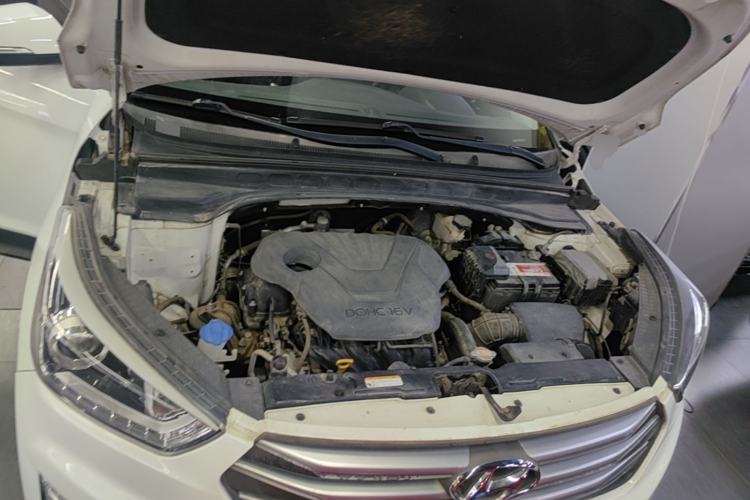 Used Hyundai ix25 2015 1.6L Automatic Two-Wheel-Drive Deluxe DLX Model Engine Bay