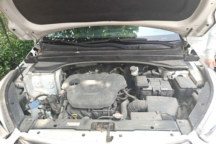 Used Hyundai ix25 2015 1.6L Automatic Two-Wheel Drive Smart GLS Trim Engine Bay