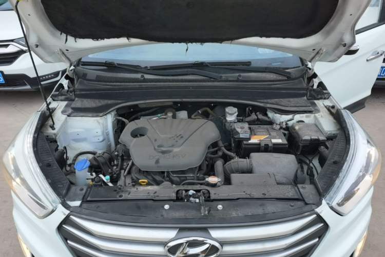 Used Hyundai ix25 2015 1.6L Automatic Two-Wheel Drive Smart GLS Trim Engine Bay