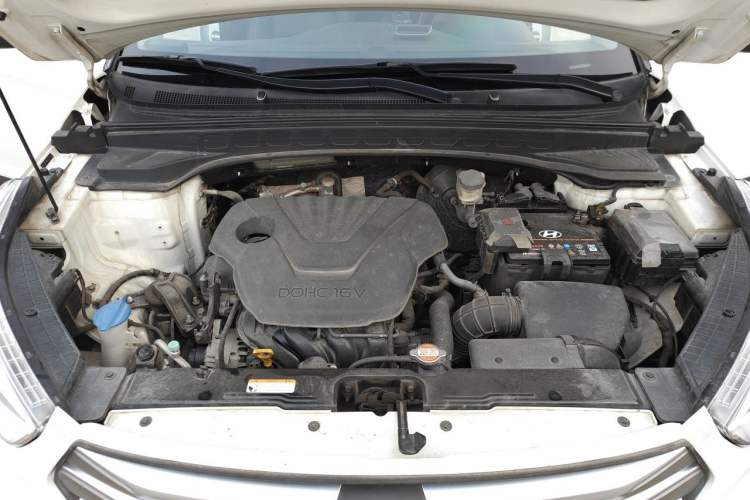Used Hyundai ix25 2015 1.6L Automatic Two-Wheel-Drive Deluxe DLX Model Engine Bay