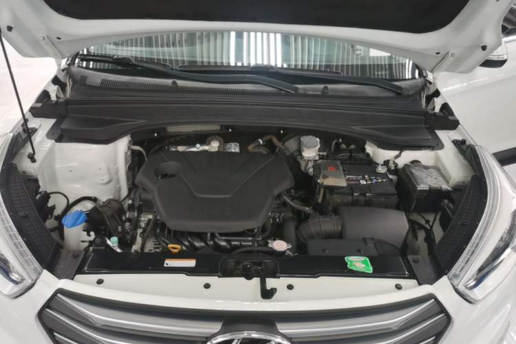 Used Hyundai ix25 2015 1.6L Automatic Two-Wheel Drive Smart GLS Trim Engine Bay