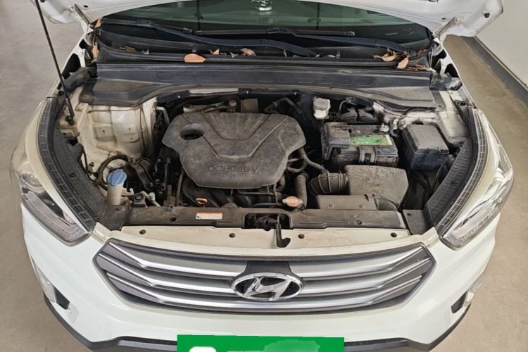 Used Hyundai ix25 2015 1.6L Automatic Two-Wheel-Drive Deluxe DLX Model Engine Bay